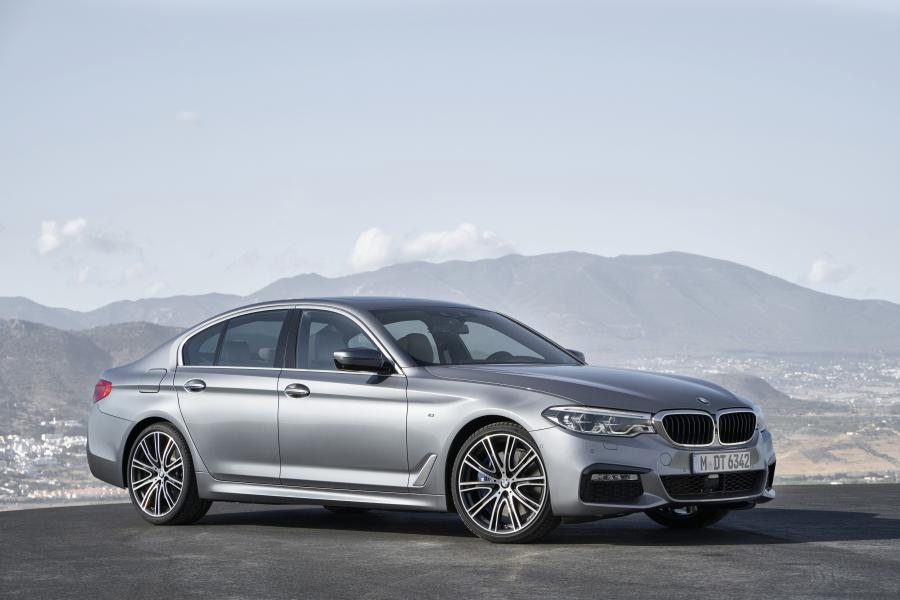  BMW 540i Sedan M Sport 2017 года  (WW) (фото 21 из 98)